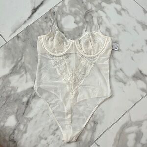 Abercrombie & Fitch Elegant Lace Bodysuit